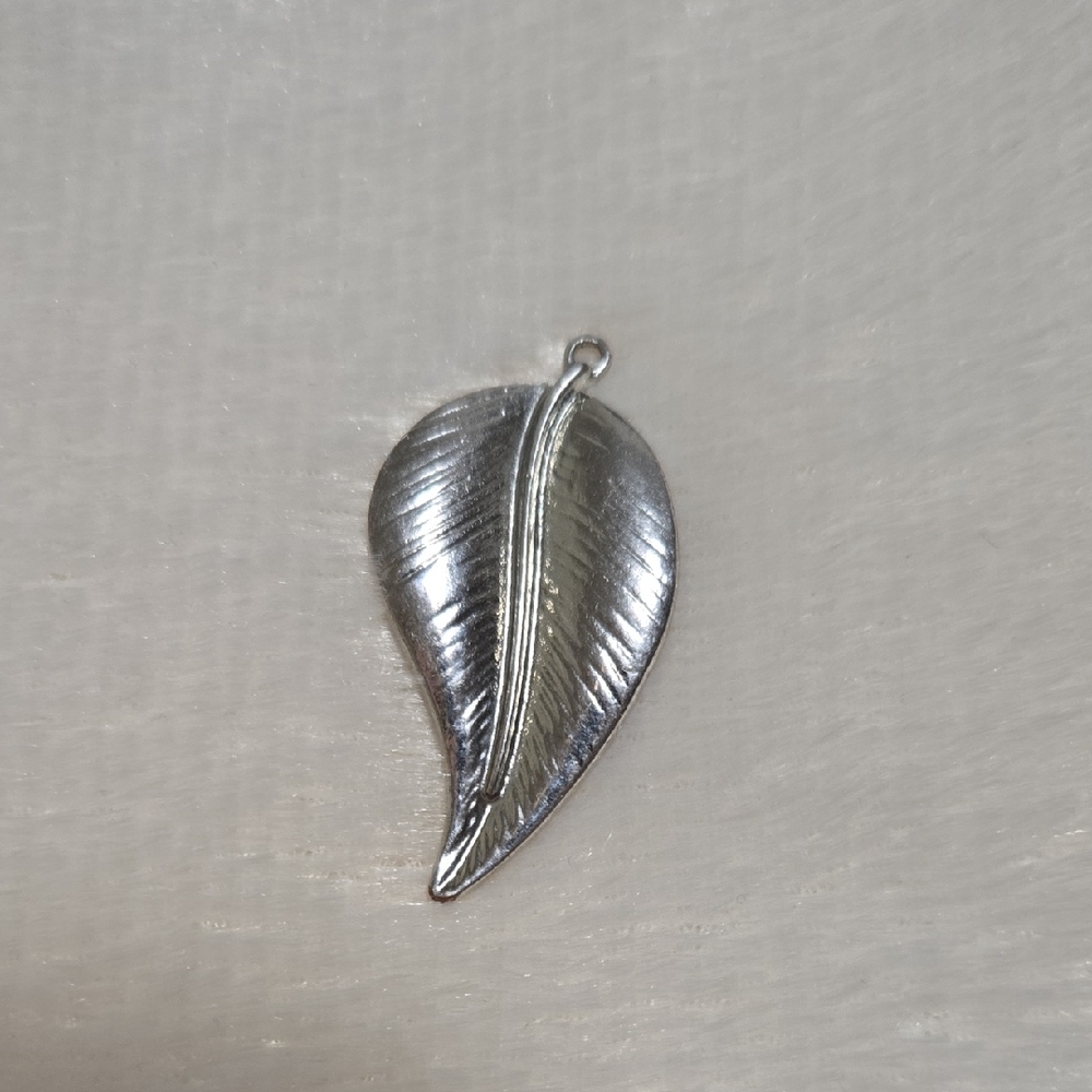 Silver Leaf Pendant